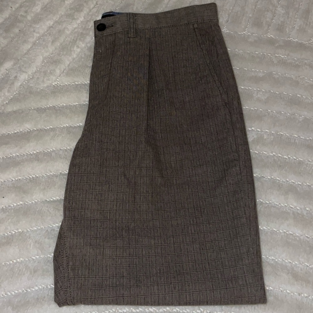 Men’s pleated dress pants